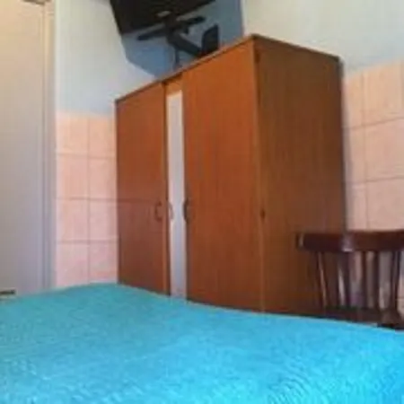 Hotel De La Comete 3*