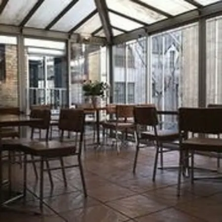 De La Comete Le Pré-Saint-Gervais