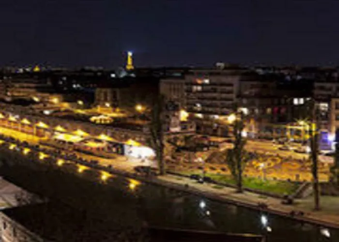 De La Comete فندق 3*